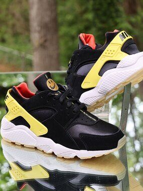 Nike Air Huarache Go The Extra Smile